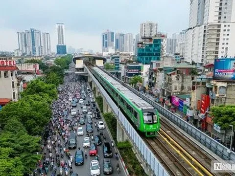 Giao thông Hà Nội đông đúc trở lại sau kỳ nghỉ lễ