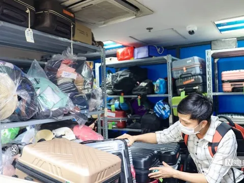 Bên trong kho hành lý thất lạc đầy ắp ở sân bay Nội Bài
