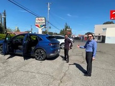 Chủ gara có tiếng ở California: “VinFast VF 8 đáp ứng tốt nhu cầu người dùng Mỹ”