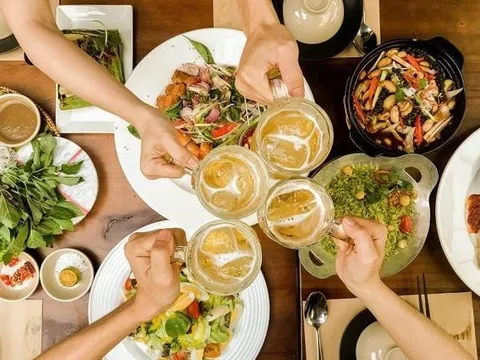 Người Việt đang giảm uống bia, doanh thu công ty bia rượu vẫn cả chục nghìn tỷ