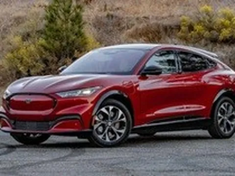 Chủ tịch Ford: Xe điện giảm giá là 'một xu hướng đáng lo ngại'