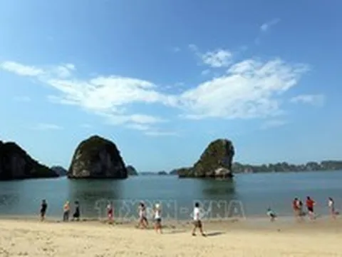 Quảng Ninh: Sẽ khai thác thêm nhiều bãi tắm trên Vịnh Hạ Long