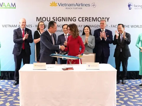 Vietnam Airlines cùng các tổ chức quốc tế hỗ trợ trẻ em dị tật