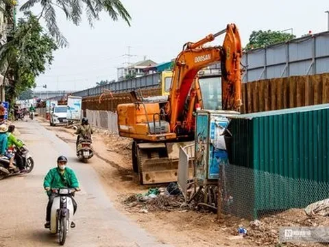 Hà Nội: Hạ cốt đê mở rộng đường Âu Cơ - Nghi Tàm