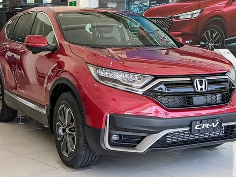 Honda CR-V giảm kỷ lục 185 triệu đồng tại đại lý, giá thực tế về dưới 1 tỷ đồng đua doanh số với CX-5 và Territory