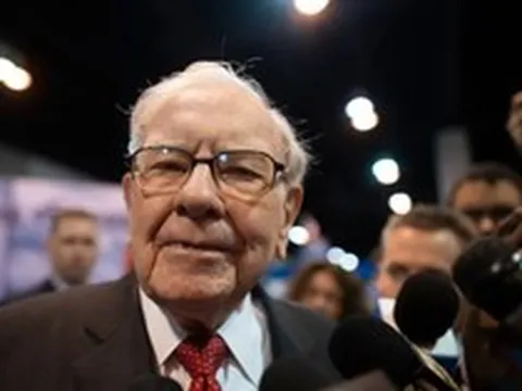 Warren Buffett cảnh báo: Thị trường xe điện quá khó nhằn, ai thắng cũng chẳng giữ được vị thế mãi