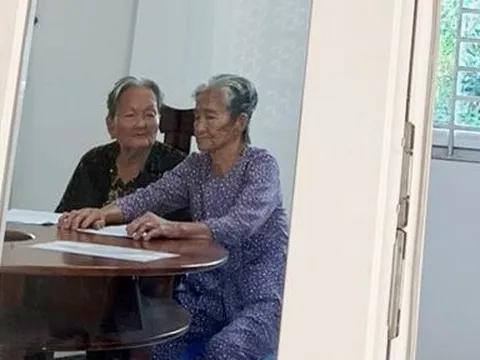 Hai chị em cụ bà 95 tuổi dắt nhau đến Cục THADS đòi thi hành án
