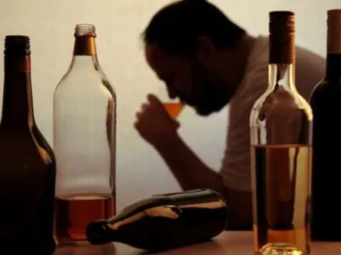 Người đàn ông 38 tuổi mắc ung thư giai đoạn cuối vì một thói quen khó bỏ