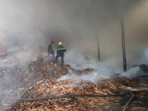 Lâm Đồng: Cháy xưởng mây tre tại huyện Đạ Huoai