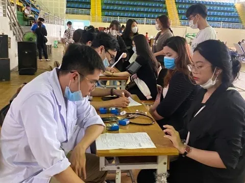 Đà Nẵng: Tư vấn, khám bệnh và phát thuốc miễn phí