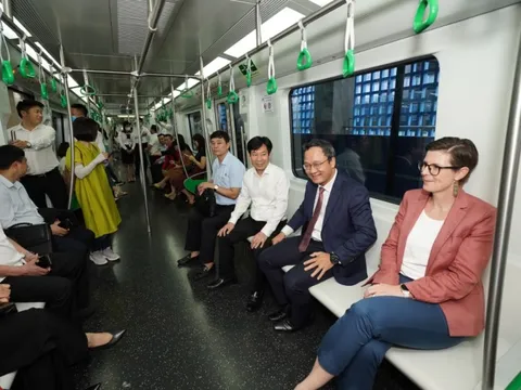 Kêu gọi chuyển từ đi xe cá nhân sang đi xe đạp, xe điện, phương tiện công cộng