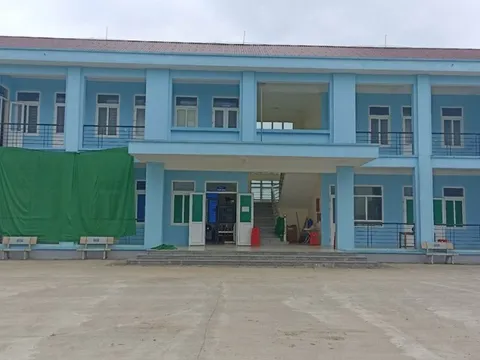 Vụ 4 trẻ bị tiêm vắc – xin hết hạn: Đình chỉ công tác 2 cán bộ y tế