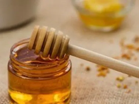Hàng nghìn lít mật ong giả bị bắt quả tang, làm thế nào để nhận biết chất lượng?