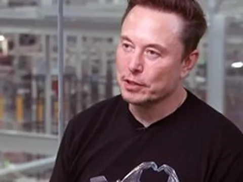 Cú ‘hạ mình’ của Elon Musk mở ra chương mới tại Tesla: Từng 1 mình tung hoành, không cần quảng cáo vẫn bán hết sạch xe, giờ phải ‘thử quảng cáo một chút’