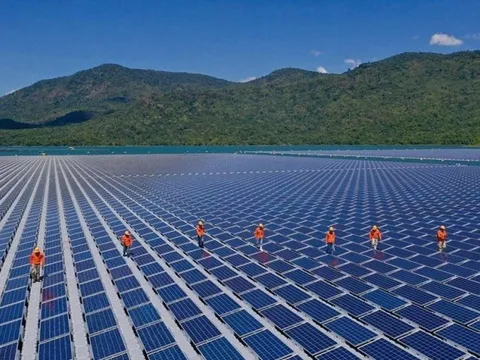 Đẩy nhanh tiến độ cấp giấy phép với các dự án điện gió, điện mặt trời