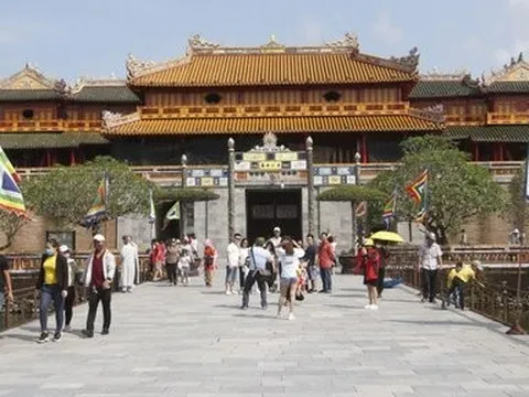 “Mỗi người dân Huế là một đại sứ du lịch”: Người xây, kẻ phá!