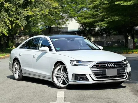 Rao Audi S8 rẻ hơn 1,4 tỷ đồng sau nửa năm gần như không đi