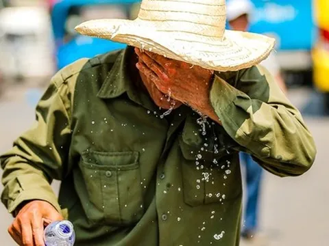 Da dễ gặp họa vì nắng nóng gay gắt rồi lại mưa