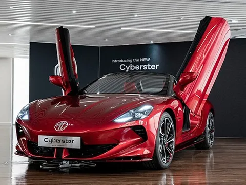 Ảnh thực tế MG Cyberster: Đẹp nhưng nặng, tăng tốc nhanh như siêu xe, giá khởi điểm quy đổi 1,6 tỷ đồng