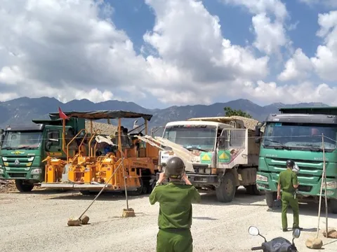 Cao tốc Cam Lâm - Vĩnh Hảo bị cản trở thi công