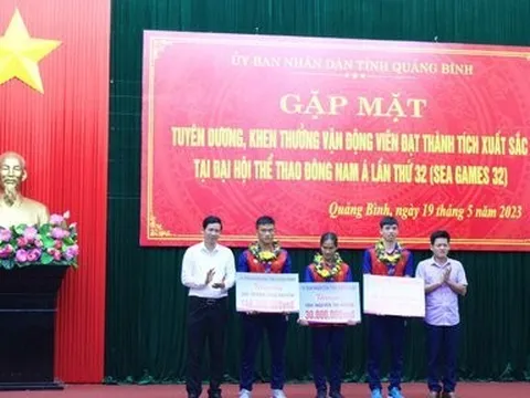 Quảng Bình thưởng "nóng" các VĐV giành huy chương SEA games 32