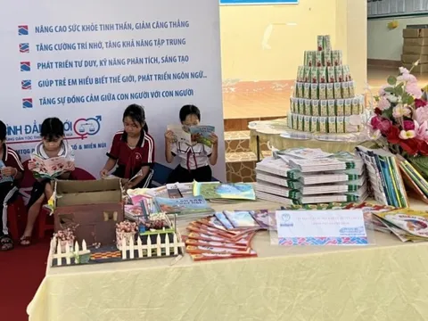 Những suất quà yêu thương đến với phụ nữ và trẻ em dân tộc thiểu số Bình Phước