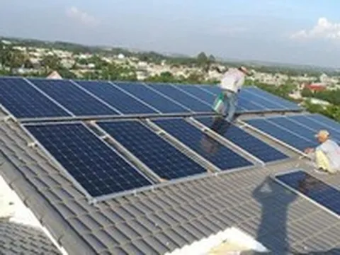 Thiếu than, dầu, khí, 13/47 hồ thủy điện lớn về mực nước chết: EVN kiến nghị Bộ Công Thương hướng dẫn phát triển điện mặt trời mái nhà không phát lên lưới