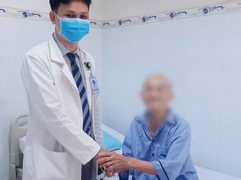 Cụ bà phát hiện tụ máu não sau 2 tháng ngã đập đầu