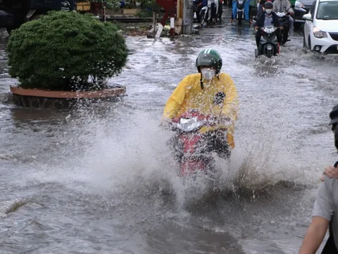 Thấy rõ nỗi khổ sau cơn mưa đầu tuần tại TP Thủ Đức