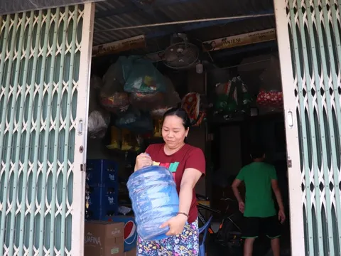 Nước máy chảy nhỏ giọt giữa mùa nắng, người dân Tam Kỳ bức xúc