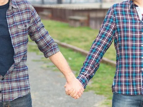 Quan hệ đồng giới với nhiều người, thanh niên 'dính' cả HIV và giang mai ác tính