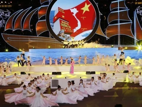 1.653 drone kết hợp trình diễn ánh sáng ở Festival Biển lần thứ 10