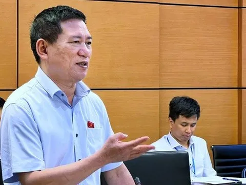 "Sửa cái hàng rào cũng phải chờ vốn đầu tư công"