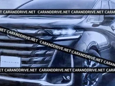 Toyota Alphard 2024 và "anh em sinh đôi" lộ diện rõ nét: Lưới tản nhiệt ngày càng lớn