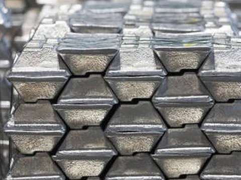 Trung Quốc nhập khẩu nhôm của Nga tăng 200%