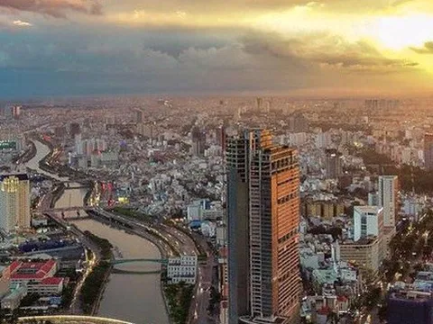 Đề xuất cho TP Hồ Chí Minh dùng nguồn cải cách tiền lương tăng thu nhập cho công chức