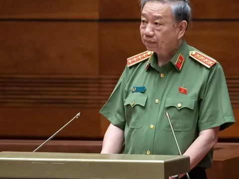 Trình Quốc hội tăng thời gian miễn thị thực từ 15 ngày lên 45 ngày