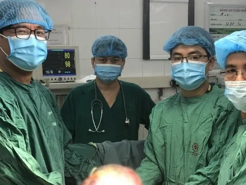 Tưởng béo bụng, người phụ nữ đi khám nhận kết quả bất ngờ