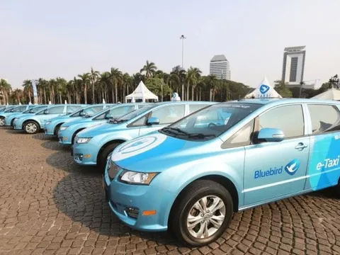 'Sóng' taxi điện 'nổ' thật rồi: Thêm một hãng taxi siêu lớn chuẩn bị 'lên đời' xe điện, mục tiêu thay thế 23.000 xe xăng trong những năm tới