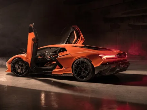 Bridgestone giới thiệu dòng lốp "may đo" cho Lamborghini Revuelto