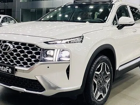 Hyundai Santa Fe giảm giá 'sập sàn' tại đại lý, cao nhất lên tới 200 triệu nhưng số lượng không nhiều