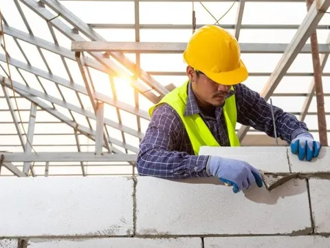 Ngành xây dựng còn đủ sức gượng dậy?