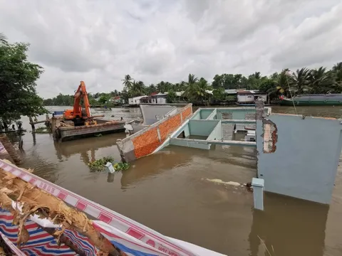 Phập phồng lo sạt lở mùa mưa