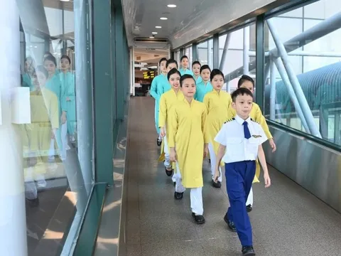 Chuyến bay đặc biệt với phi hành đoàn “nhí” nhân ngày 1/6