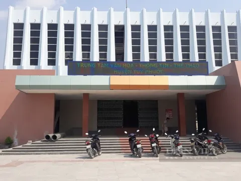 Bình Định: Giám đốc Trung tâm Văn hóa - Thông tin - Thể thao đột quỵ rồi tử vong khi đang phát biểu