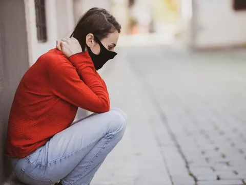 1/6 người không tiêm ngừa bị hậu COVID-19 đến 2 năm sau bệnh