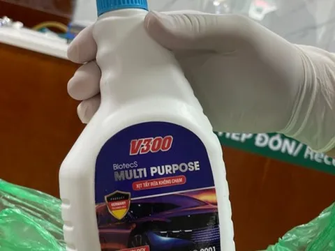 Tẩy rửa kính, người đàn ông nghi nhiễm hoá chất gây hoại tử thịt