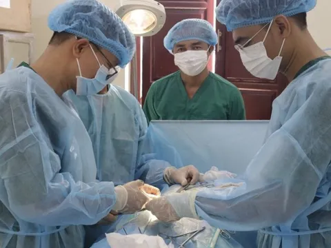 Bệnh xá đảo Phan Vinh phẫu thuật cho ngư dân bị viêm ruột thừa cấp