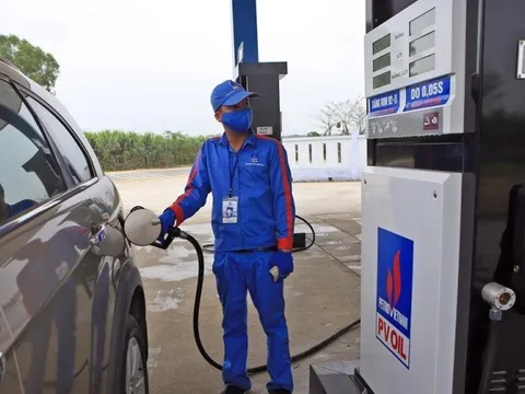 15h chiều nay, giá xăng tiếp tục tăng mạnh