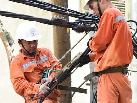Một số khu vực ở Hà Nội phải ngừng cấp điện khẩn cấp